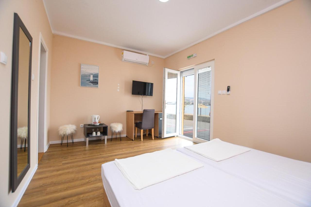 Danubiana Apartments 5 Кладово Екстериор снимка