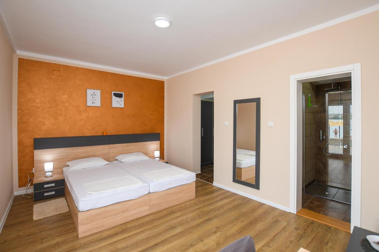 Danubiana Apartments 5 Кладово Екстериор снимка