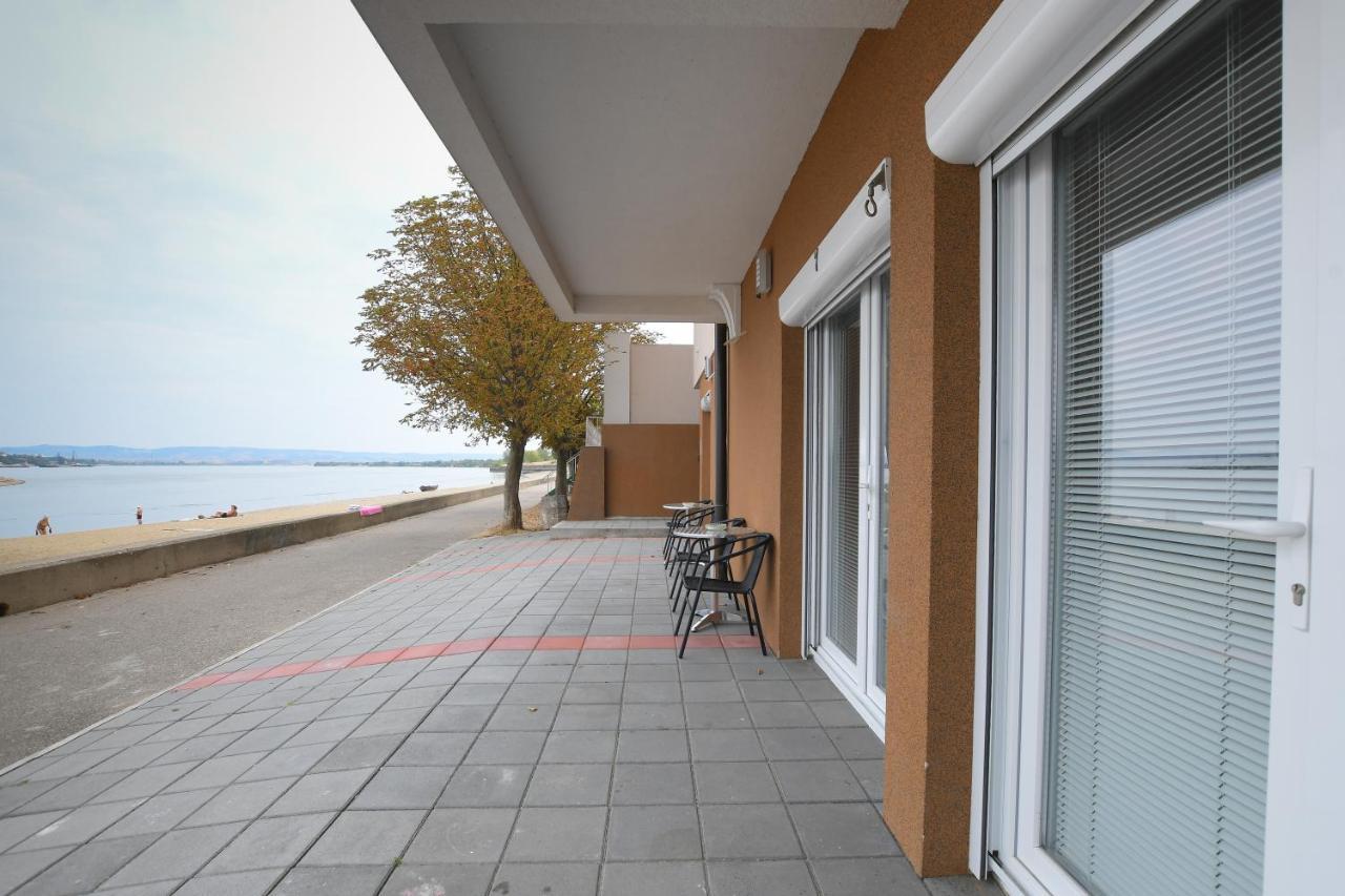 Danubiana Apartments 5 Кладово Екстериор снимка