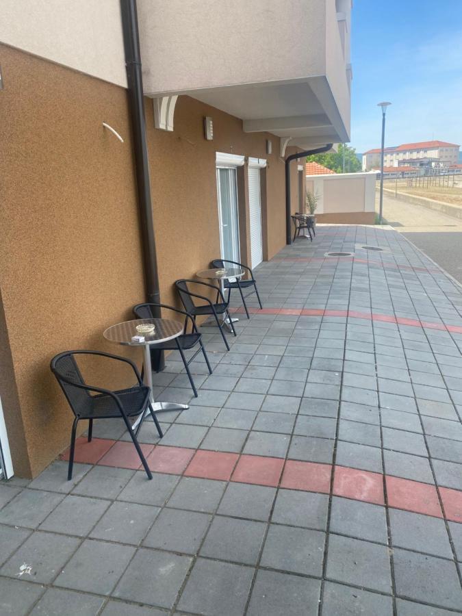 Danubiana Apartments 5 Кладово Екстериор снимка